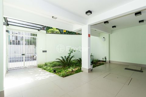 Image 1 - 897284