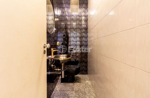 Image 9 - 897343