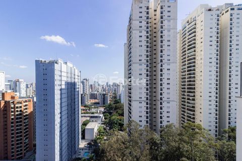 Image 15 - 897373