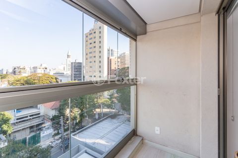 Image 32 - 897427