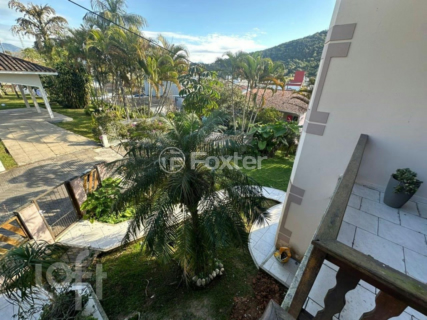 Image 7 - 897575