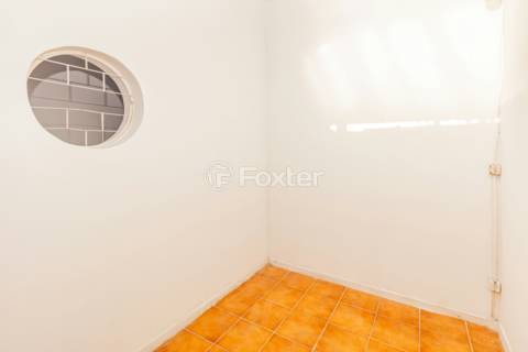 Image 7 - 897595