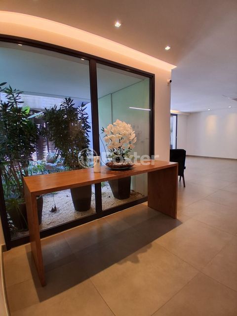 Image 20 - 897603