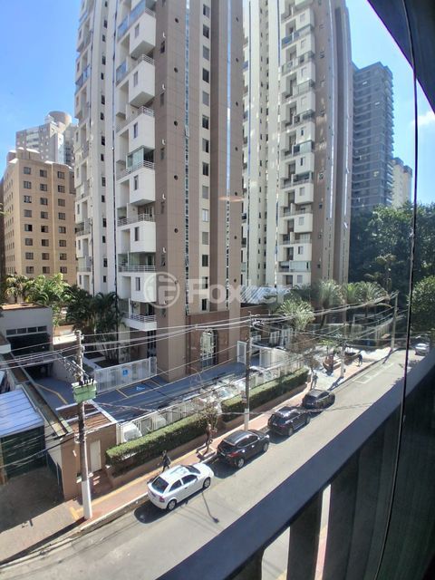 Image 10 - 897603