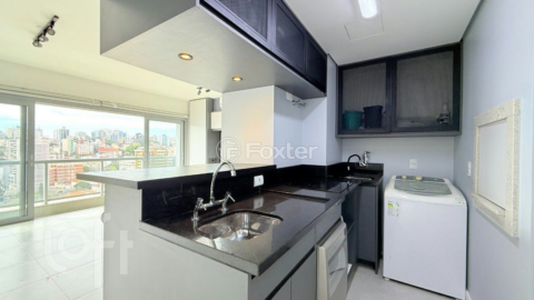 Image 9 - 897636