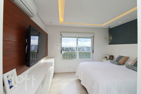 Image 9 - 897656