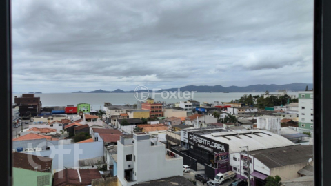 Image 11 - 897668