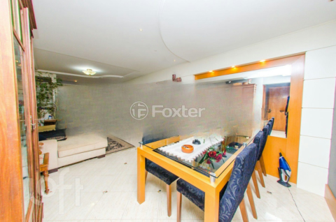 Image 28 - 897680