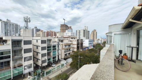 Image 10 - 897812