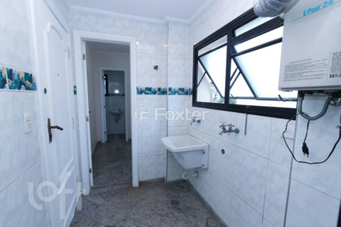 Image 3 - 897968