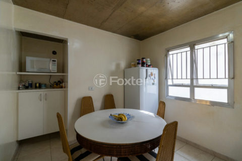 Image 9 - 898004