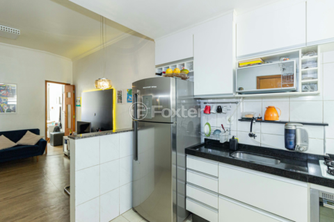 Image 7 - 898221