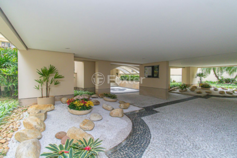 Image 35 - 898247
