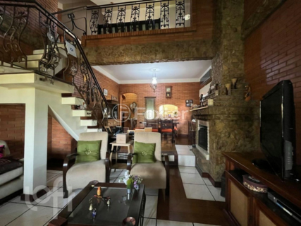 Image 4 - 898259