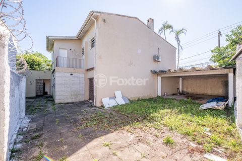 Image 35 - 898432