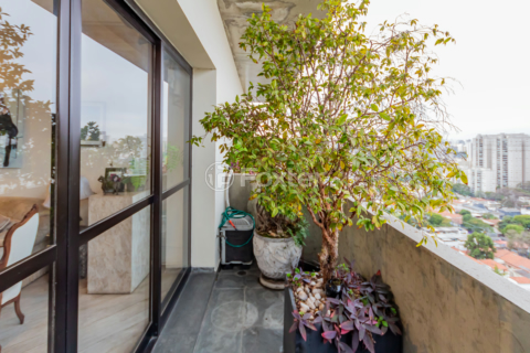 Image 32 - 898448