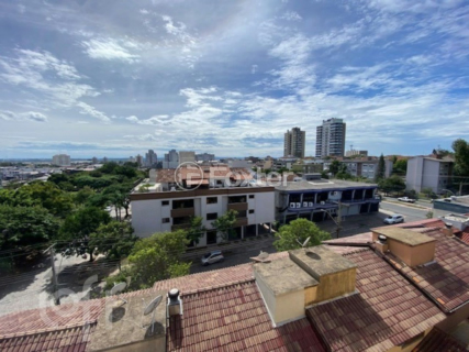 Image 10 - 898451