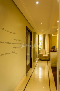 Image 8 - 898498