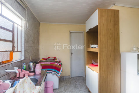 Image 17 - 898550