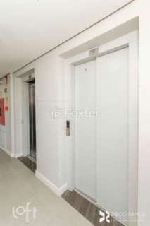 Image 8 - 898623
