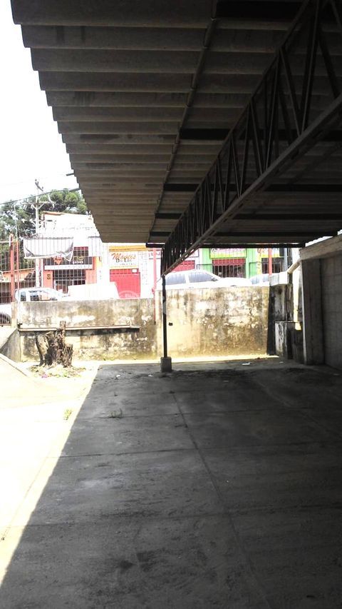 Image 9 - 898774