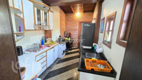 Image 8 - 898779
