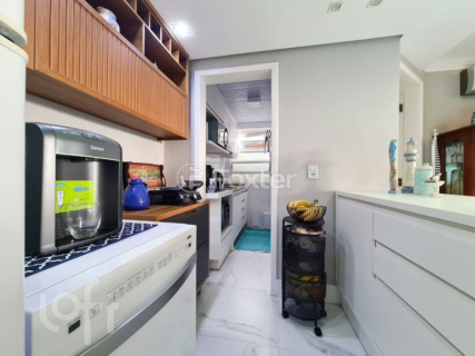 Image 9 - 898789