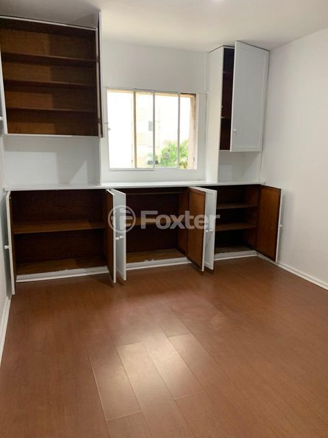 Image 7 - 898884