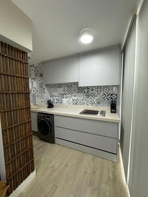 Image 9 - 898886