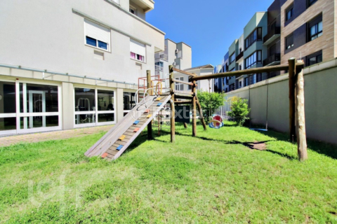 Image 30 - 898935