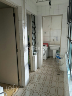 Image 7 - 899061