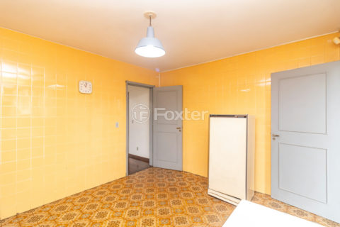 Image 31 - 899185