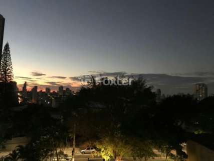 Image 7 - 899229