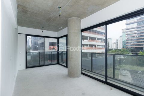 Image 8 - 899264