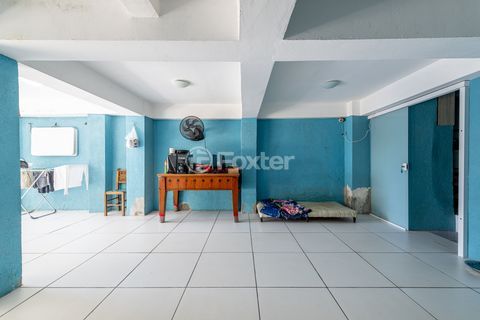 Image 33 - 899342