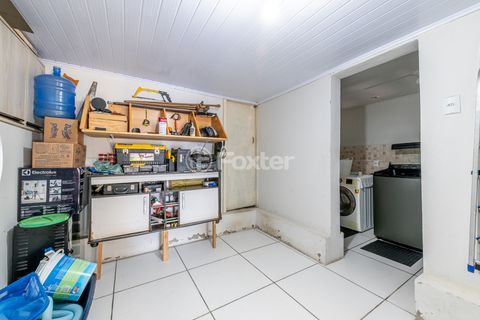 Image 35 - 899342