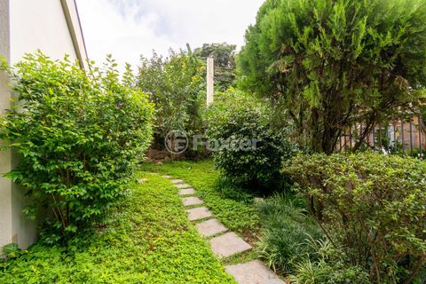 Image 17 - 899384