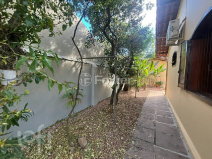 Image 32 - 899530