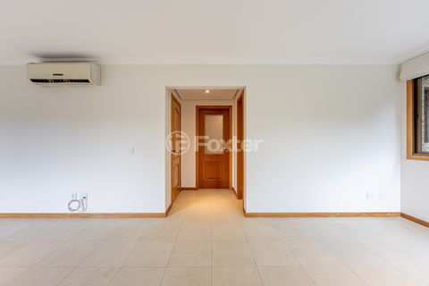 Image 7 - 899645