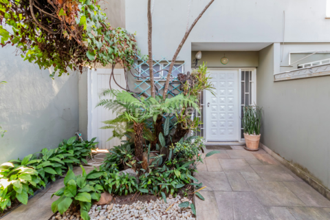 Image 51 - 899672