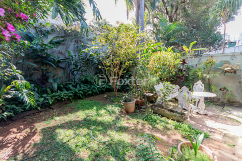 Image 6 - 899672