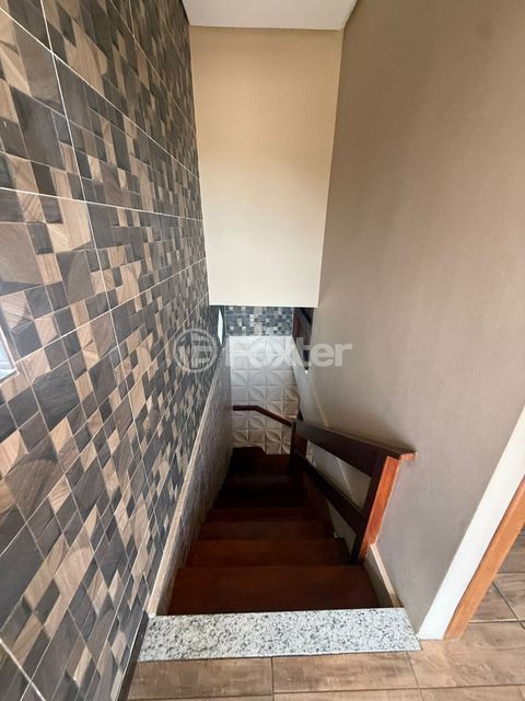 Image 7 - 899678