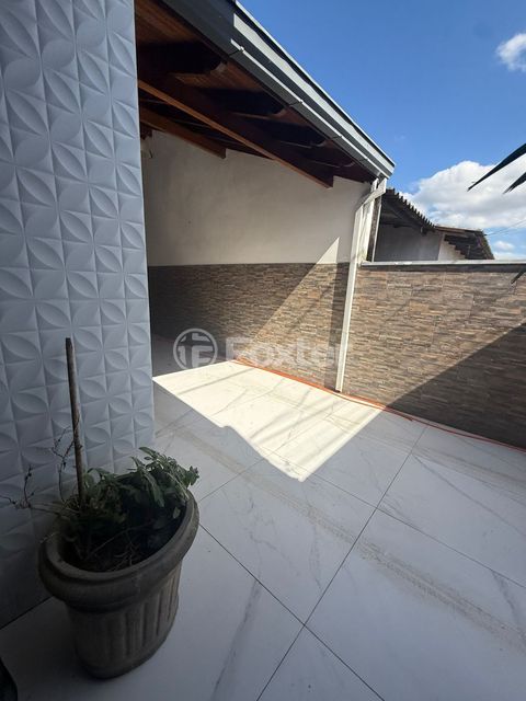 Image 9 - 899678