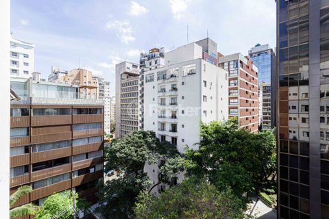 Image 18 - 899680