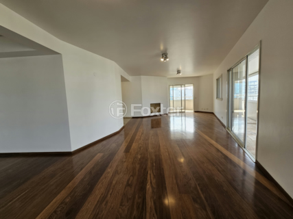 Image 8 - 899828