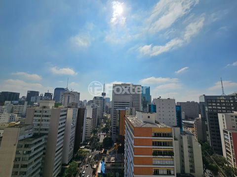 Image 52 - 899828