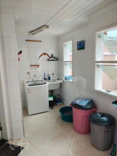 Image 21 - 899832