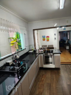 Image 8 - 899832