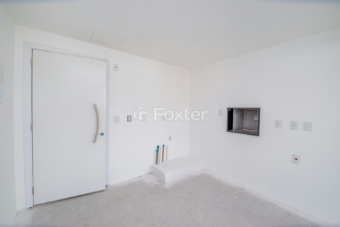 Image 7 - 899931
