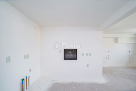 Image 8 - 899931